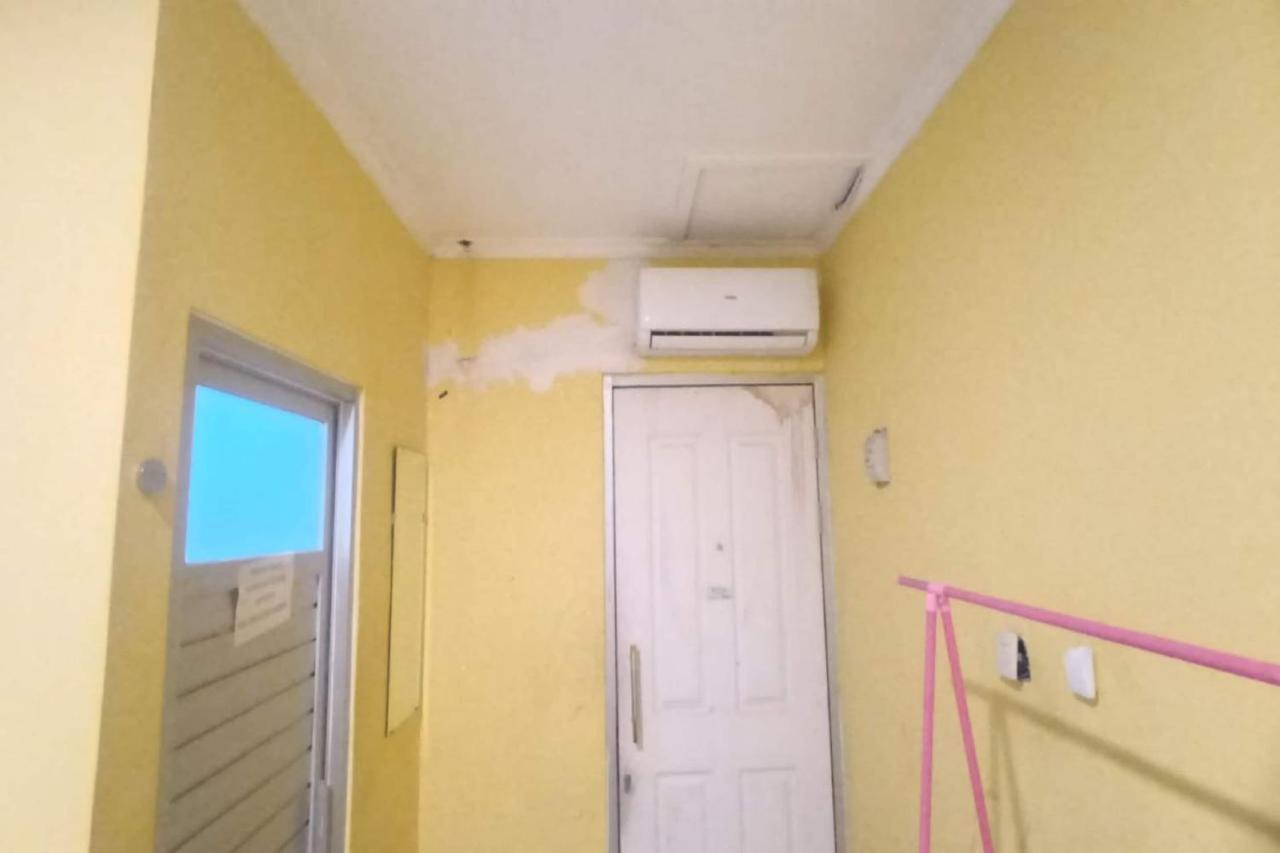 Oyo Life 92877 Hotel Rainbow 7296 Semarang Eksteriør bilde