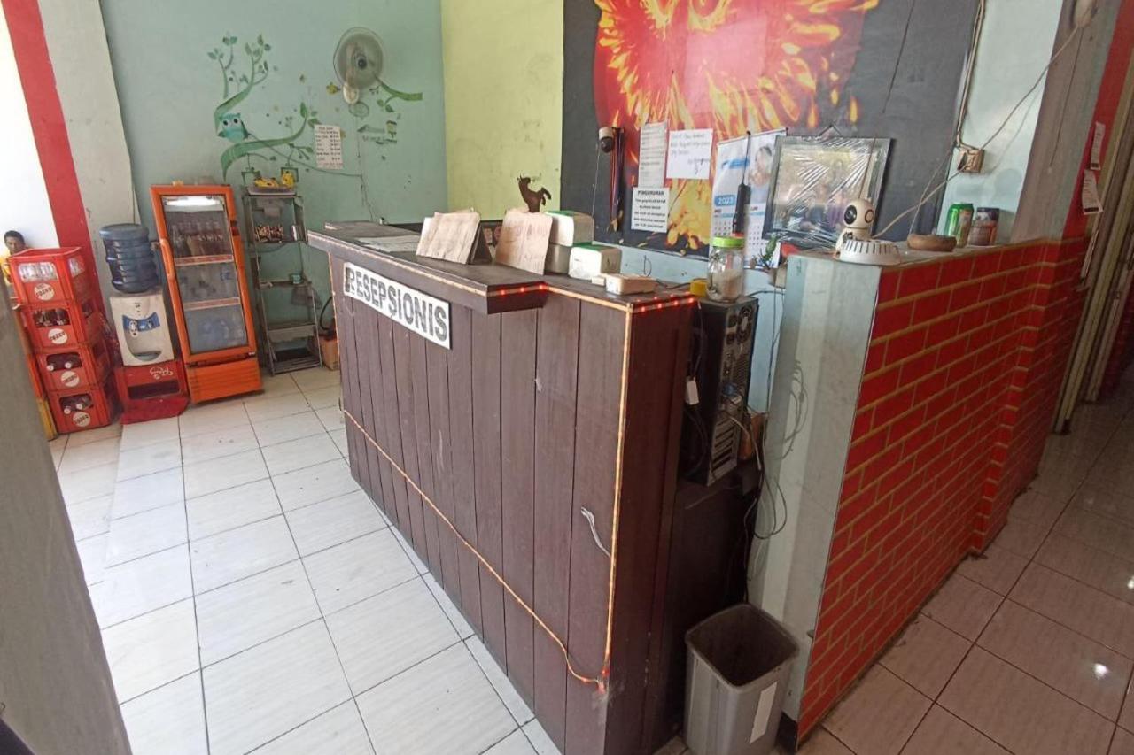 Oyo Life 92877 Hotel Rainbow 7296 Semarang Eksteriør bilde