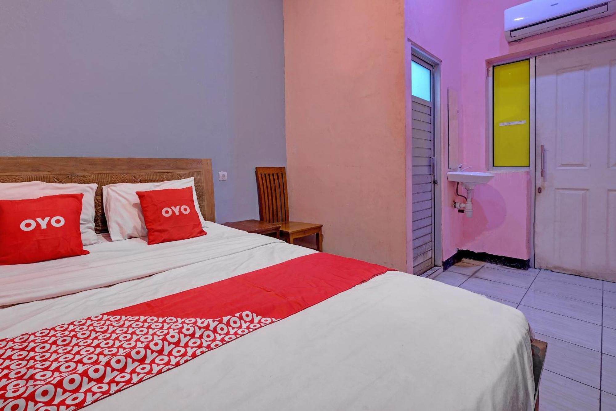 Oyo Life 92877 Hotel Rainbow 7296 Semarang Eksteriør bilde