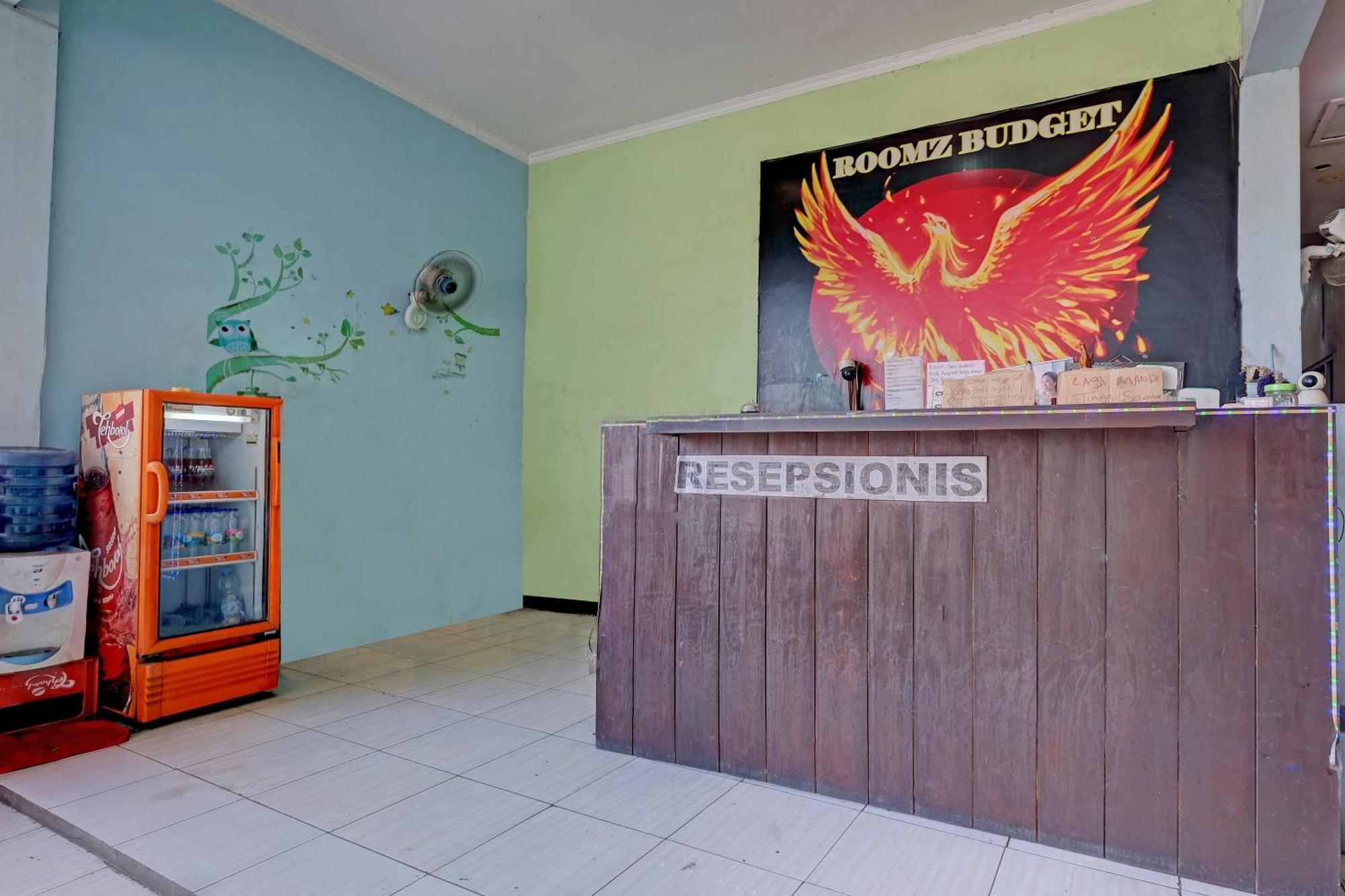 Oyo Life 92877 Hotel Rainbow 7296 Semarang Eksteriør bilde
