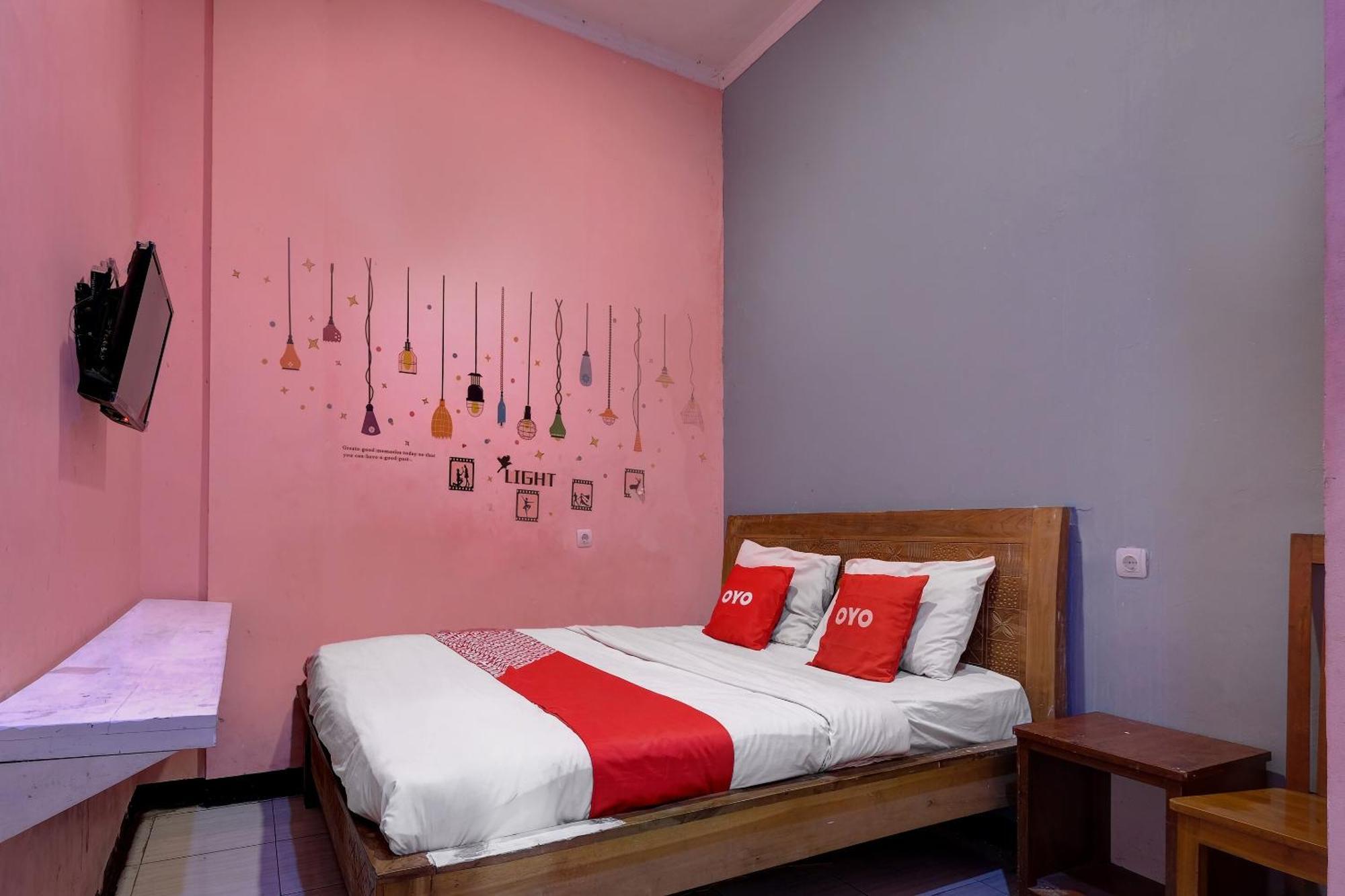 Oyo Life 92877 Hotel Rainbow 7296 Semarang Eksteriør bilde