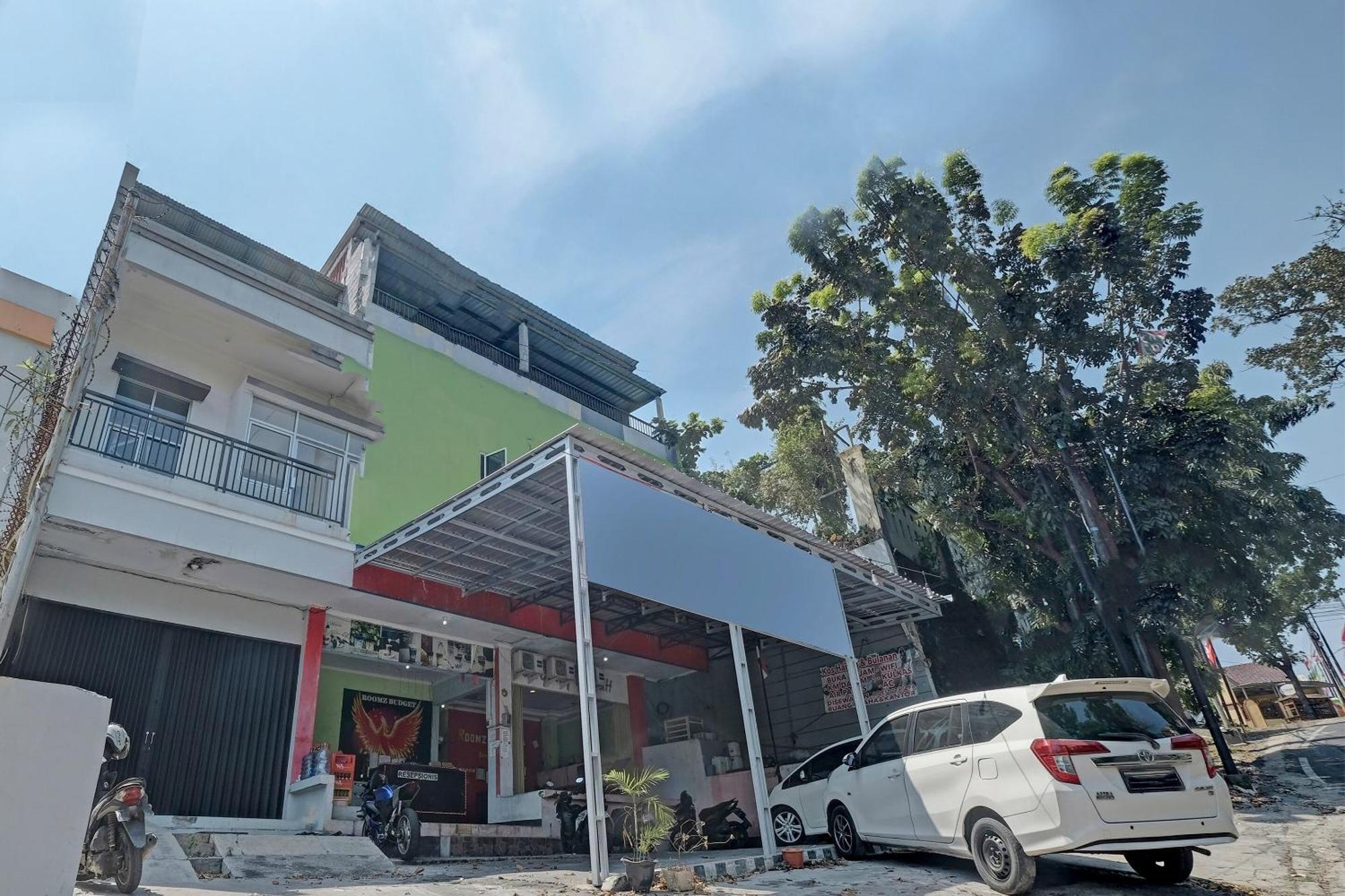Oyo Life 92877 Hotel Rainbow 7296 Semarang Eksteriør bilde
