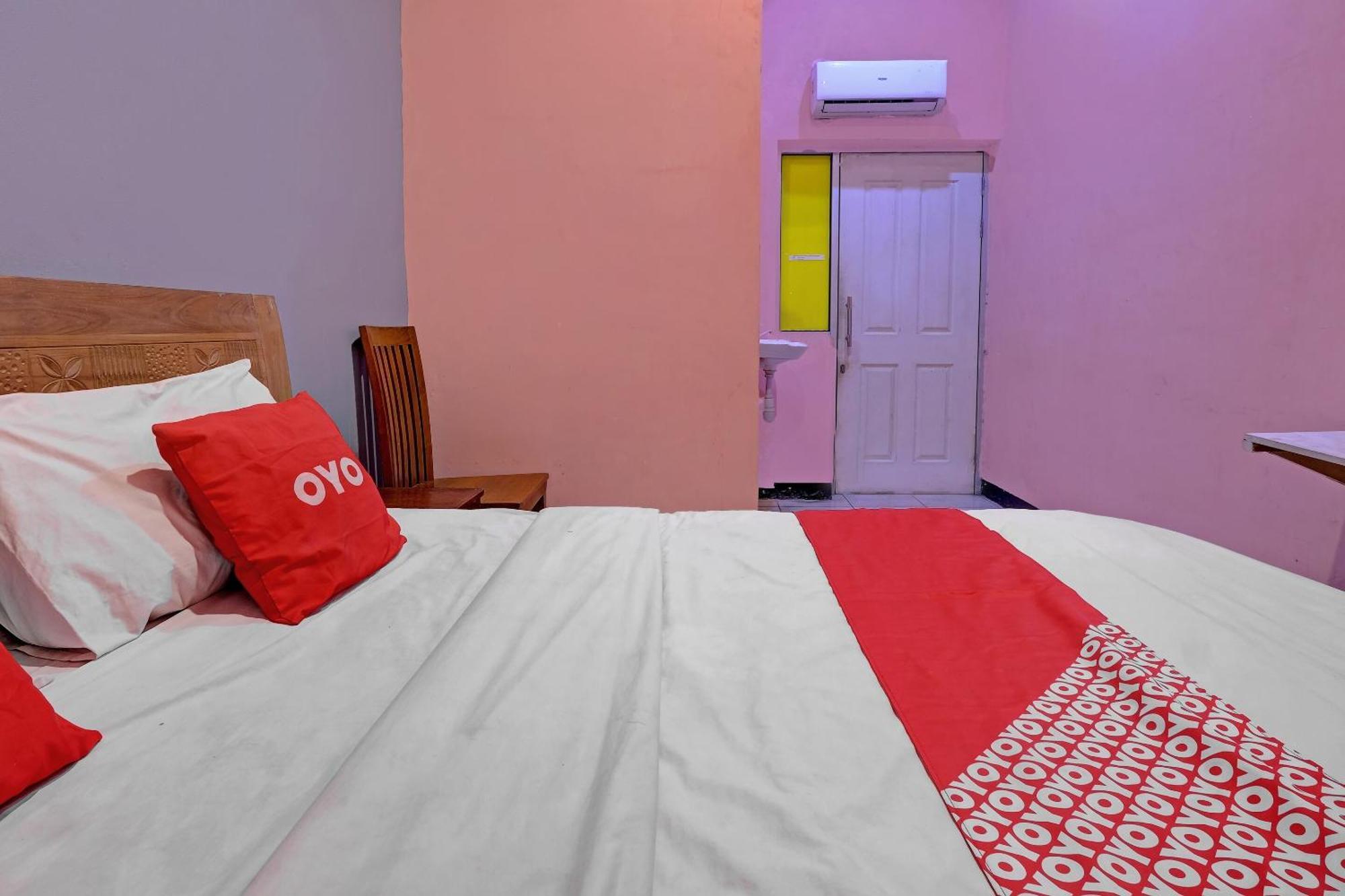 Oyo Life 92877 Hotel Rainbow 7296 Semarang Eksteriør bilde
