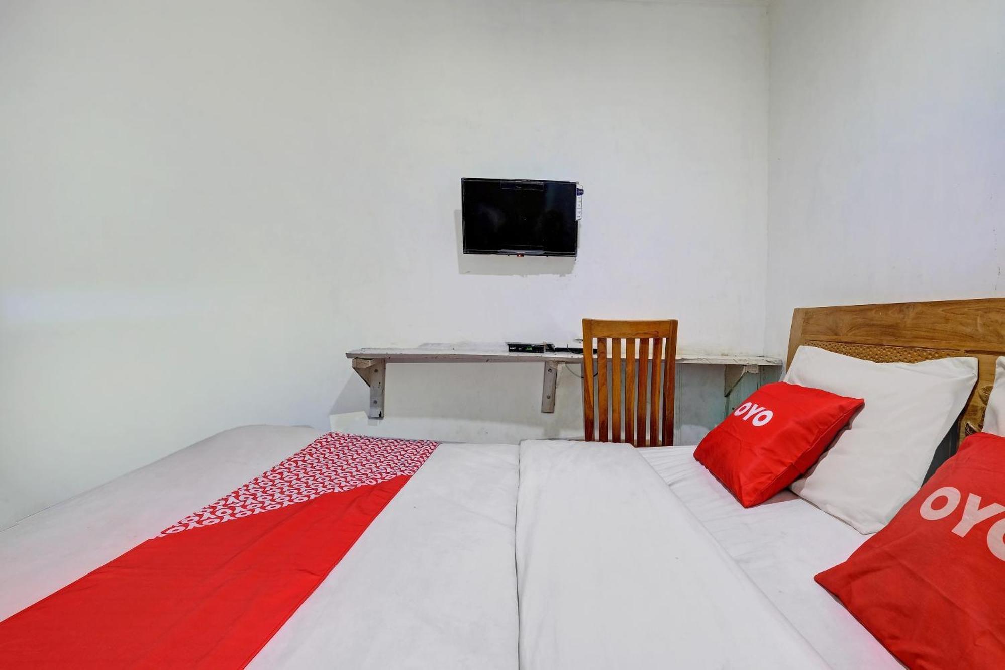 Oyo Life 92877 Hotel Rainbow 7296 Semarang Eksteriør bilde
